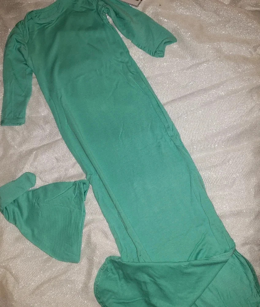 Knotted baby gown jade green blue hat set